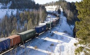 В ВОЛГОГРАДСКОЙ ОБЛАСТИ СОШЛИ С РЕЛЬСОВ 17 ВАГОНОВ ГРУЗОВОГО ПОЕЗДА